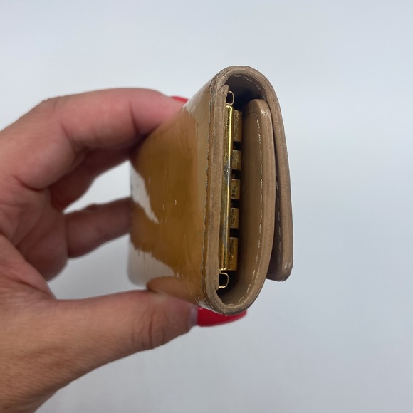 Louis Vuitton Vernis 4 Key Holder - Picture 10 of 10
